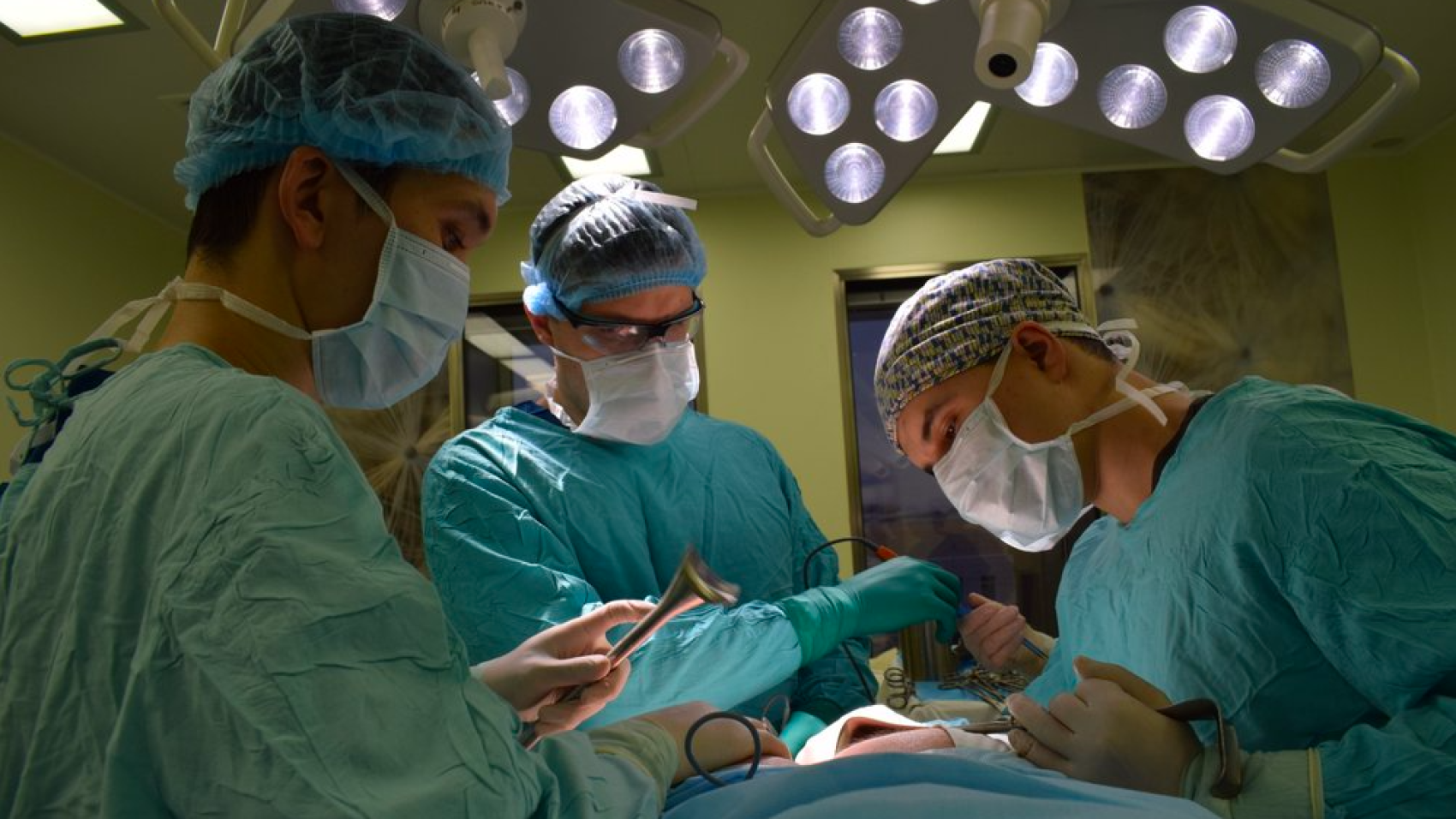 Операционные онкологический диспансер. Хирургическая онкология. При какой онкологии делают операцию. При какой онкологии делают операцию. Лечебная хирургическая операция.